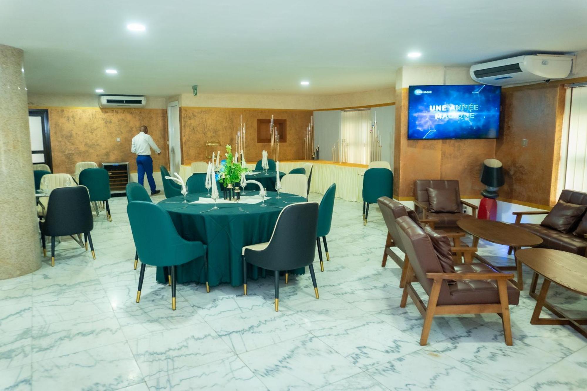 Hotel Le Figaro Douala Exterior foto